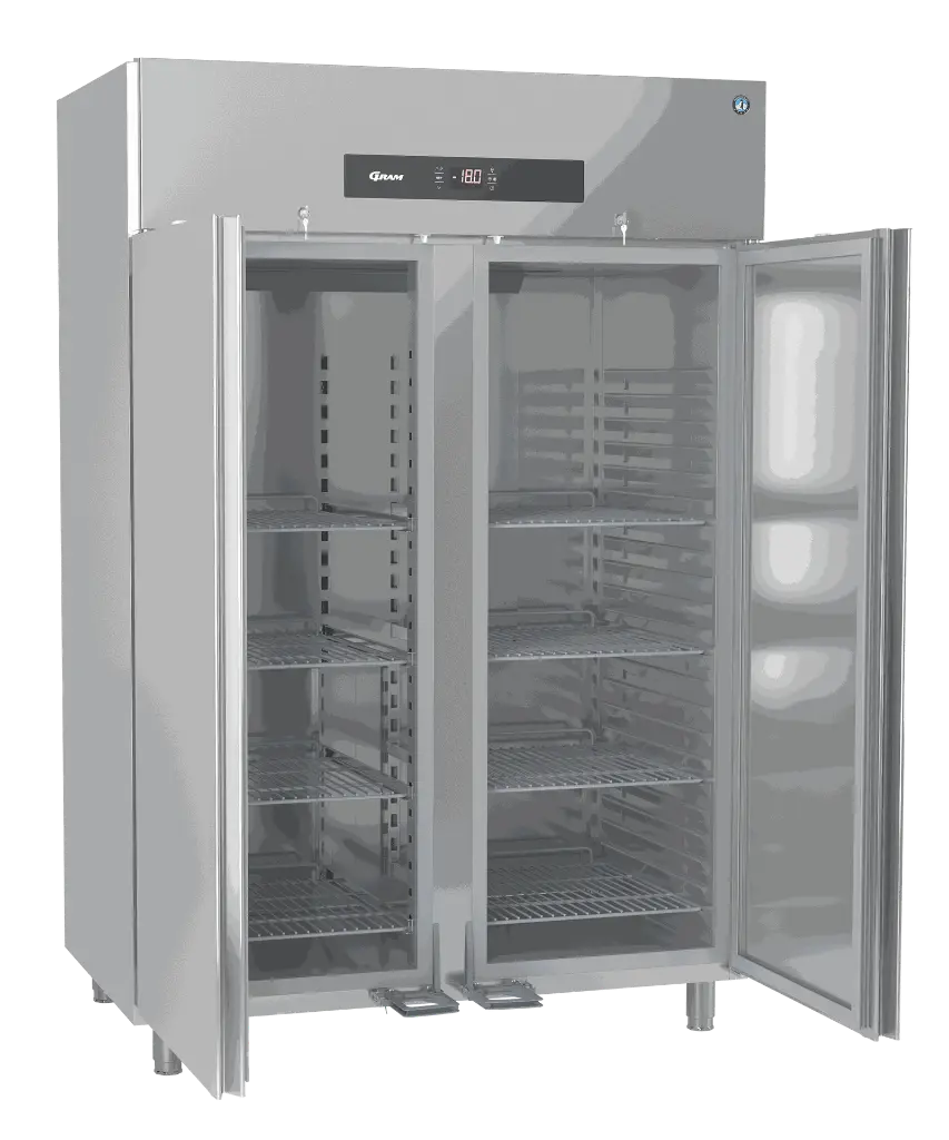 ecdf49ff410c5dca60ee878b9eb9c1ce6ce0253d_Premier_140_Open_Legs_18.webp